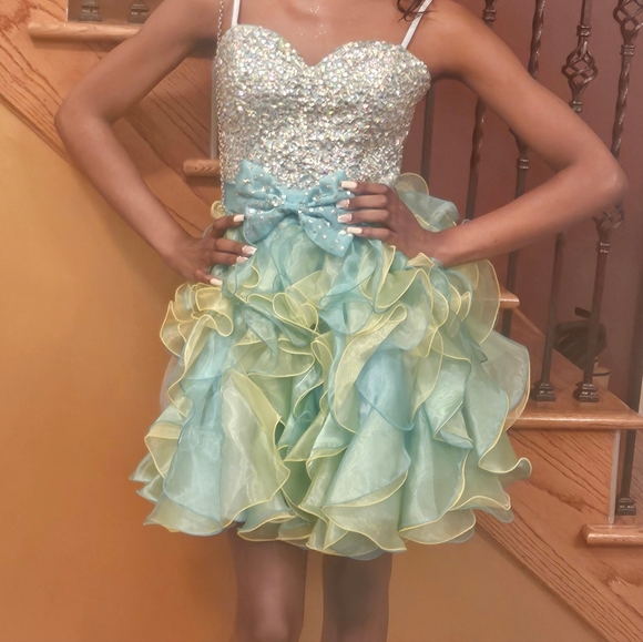 Narianna rhinestone cocktail/prom dress - Picture 4 of 4